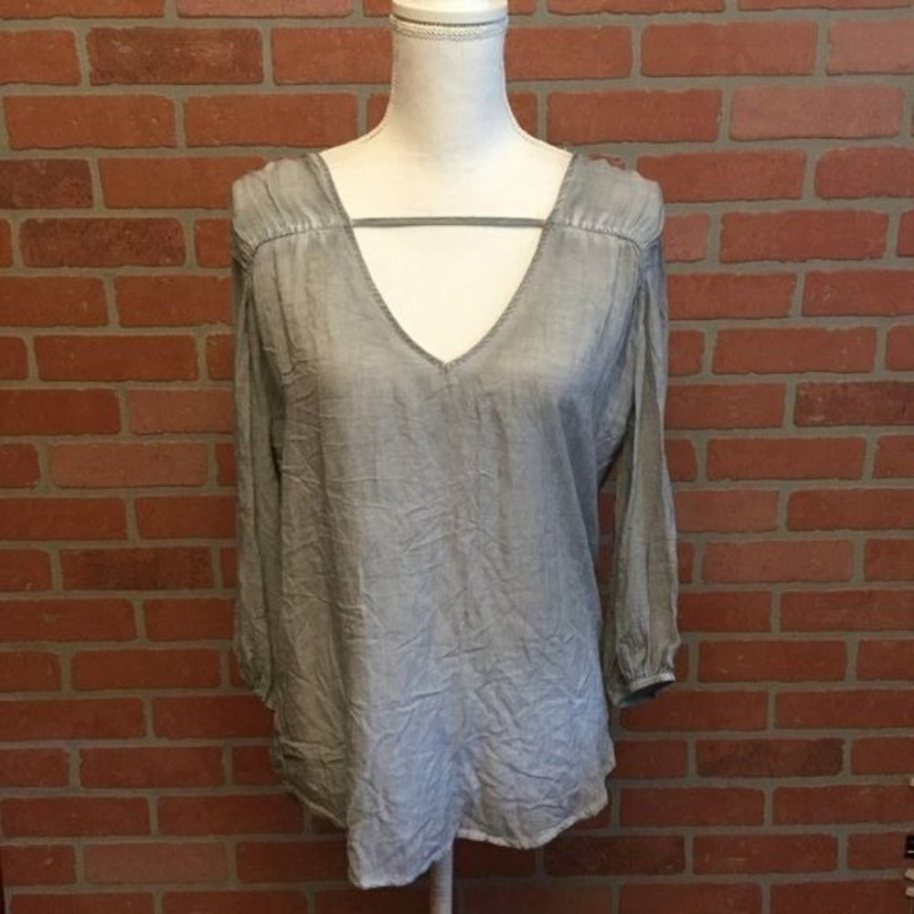 Young Fabulous & Broke women’s top Size XS Lightweight shirt gray
